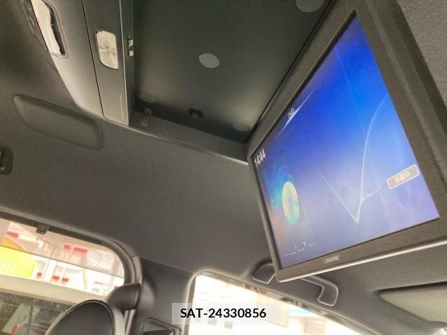 Toyota NOAH 2020-02 8231090-17