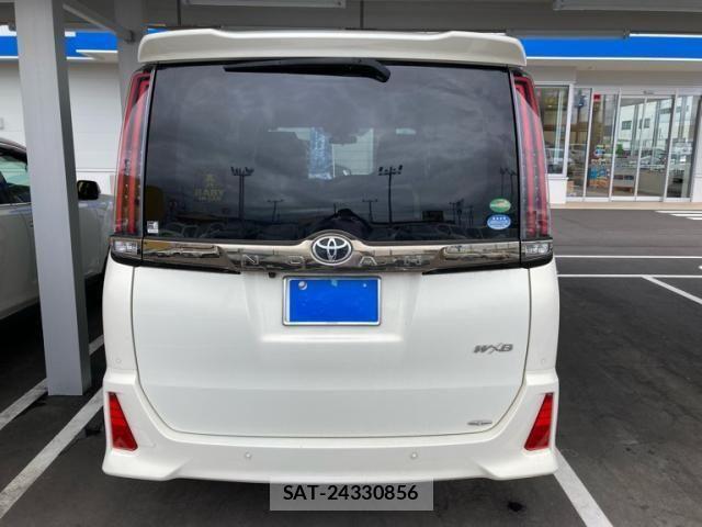 Toyota NOAH 2020-02 8231090-4