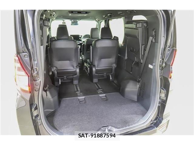 Toyota NOAH 2022-06 8246179-12