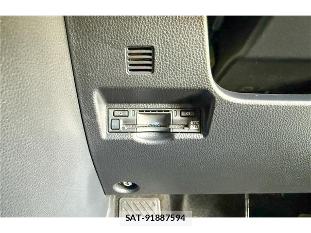 Toyota NOAH 2022-06 8246179-18