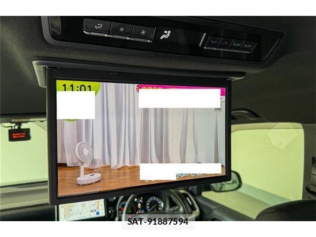 Toyota NOAH 2022-06 8246179-24