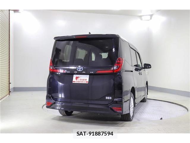 Toyota NOAH 2022-06 8246179-6