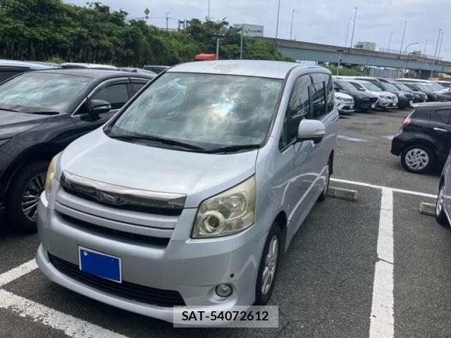 Toyota NOAH 2009-08 8246184-1