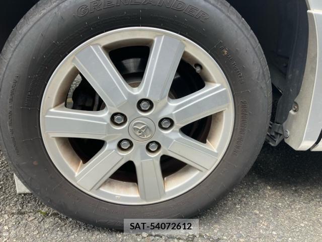Toyota NOAH 2009-08 8246184-7