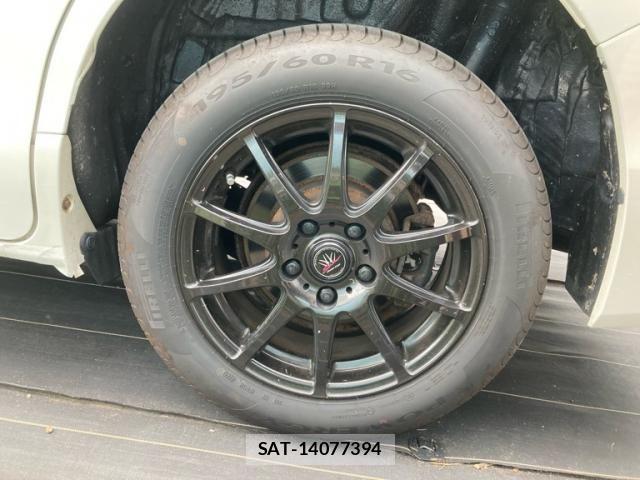 Toyota NOAH 2015-03 8246181-10
