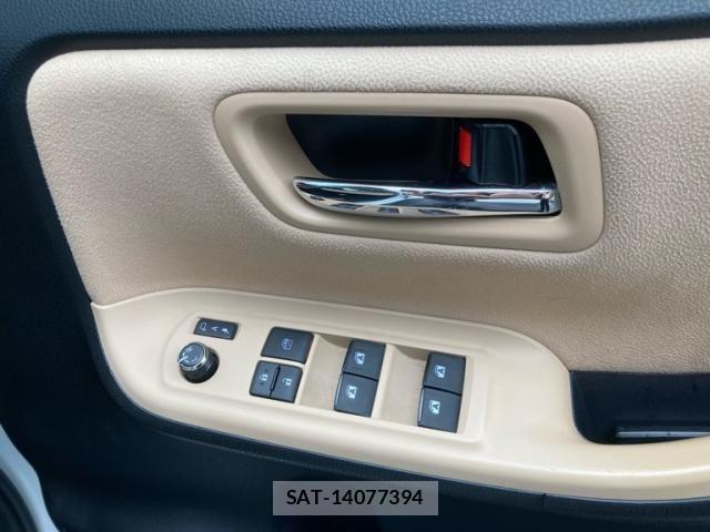 Toyota NOAH 2015-03 8246181-12