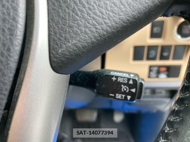 Toyota NOAH 2015-03 8246181-16