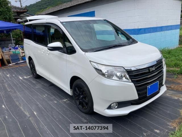 Toyota NOAH 2015-03 8246181-0