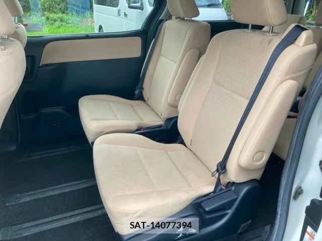 Toyota NOAH 2015-03 8246181-25