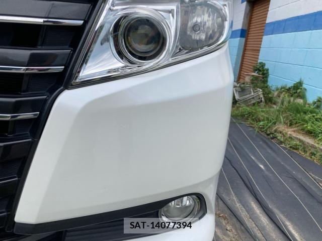 Toyota NOAH 2015-03 8246181-4