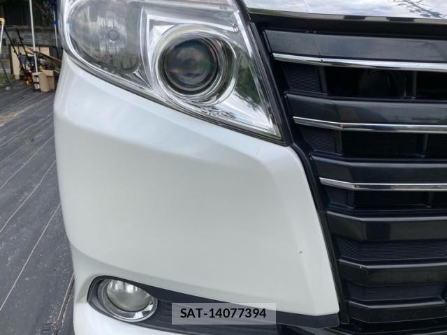 Toyota NOAH 2015-03 8246181-5