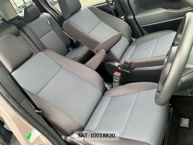 Toyota NOAH 2024-01 8246178-14