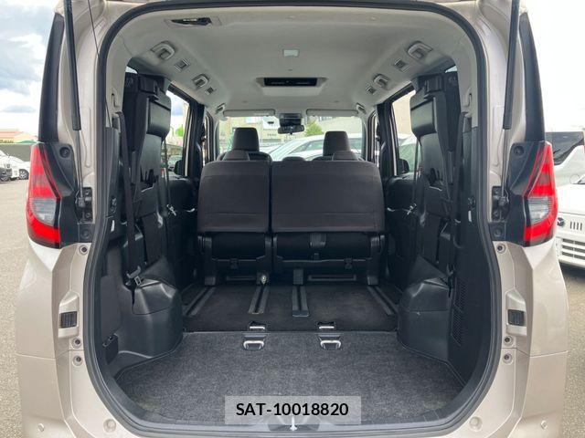 Toyota NOAH 2024-01 8246178-17