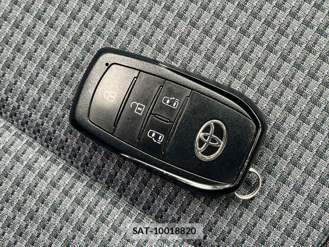 Toyota NOAH 2024-01 8246178-18