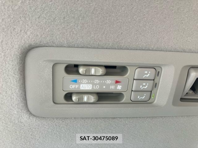 Toyota NOAH 2008-08 8246183-12
