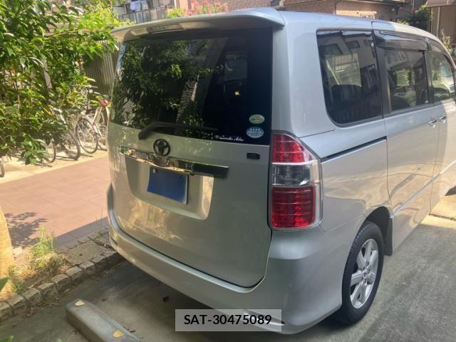 Toyota NOAH 2008-08 8246183-3