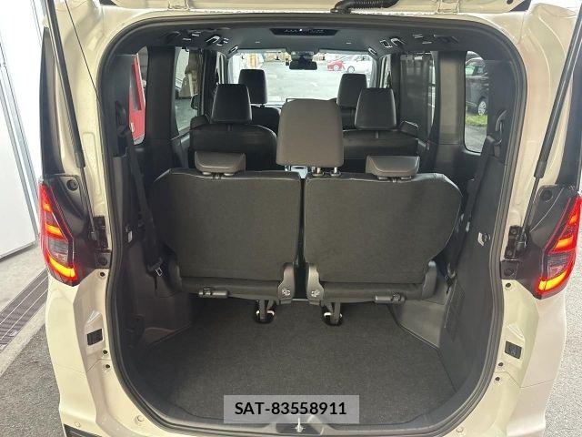 Toyota NOAH 2023-01 8246177-13