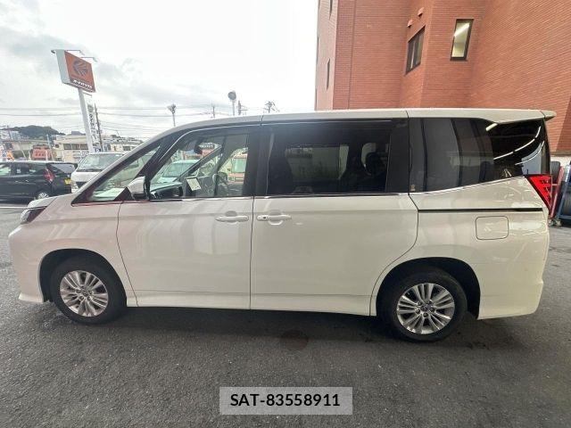 Toyota NOAH 2023-01 8246177-15