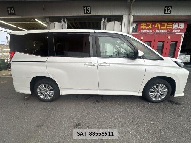 Toyota NOAH 2023-01 8246177-16