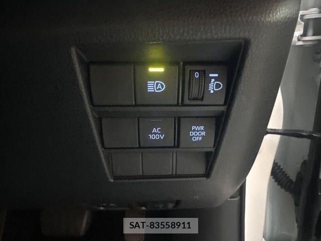 Toyota NOAH 2023-01 8246177-22