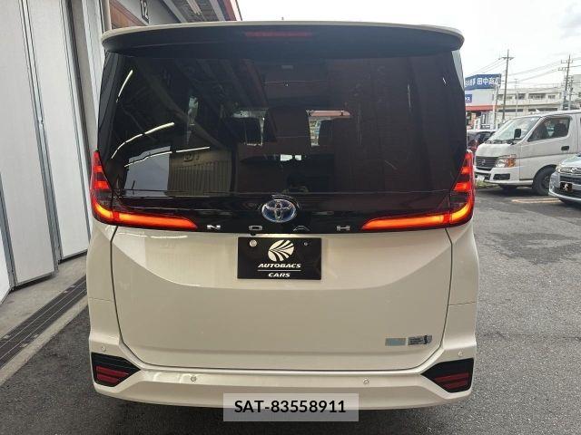 Toyota NOAH 2023-01 8246177-4