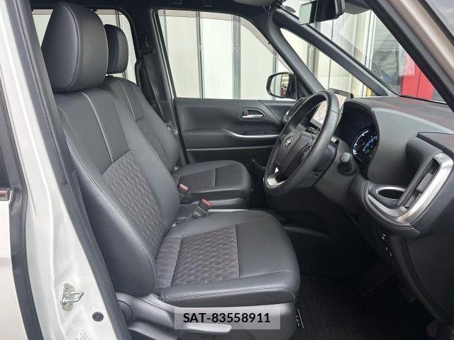 Toyota NOAH 2023-01 8246177-8