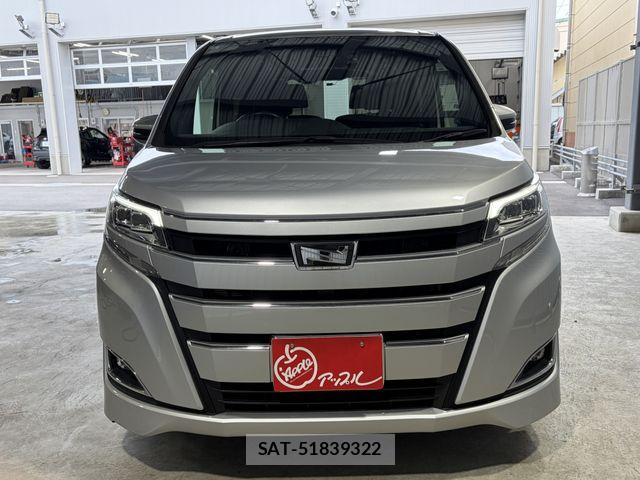 Toyota NOAH 2017-09 8246180-4
