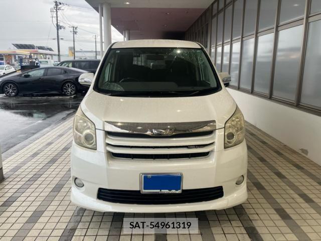 Toyota NOAH 2007-08 8246182-0