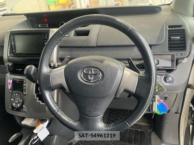 Toyota NOAH 2007-08 8246182-16