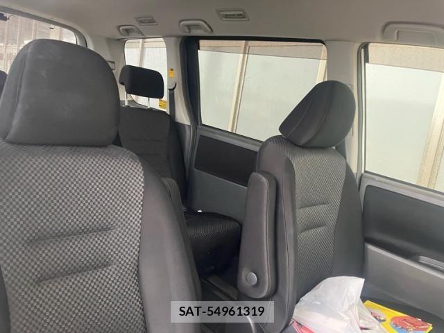 Toyota NOAH 2007-08 8246182-17