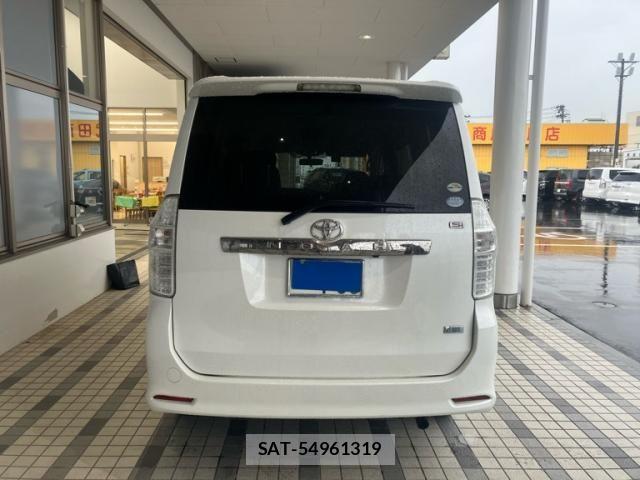 Toyota NOAH 2007-08 8246182-1