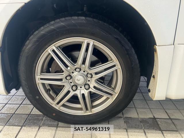 Toyota NOAH 2007-08 8246182-7