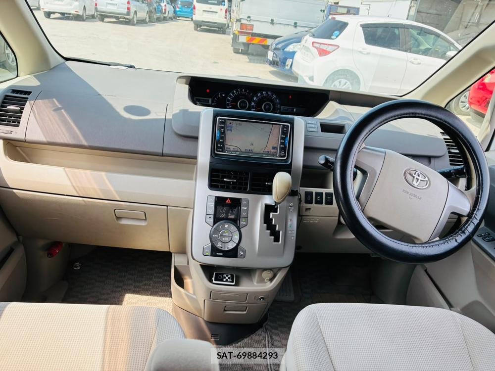 Toyota NOAH 2007-08 8120433-12