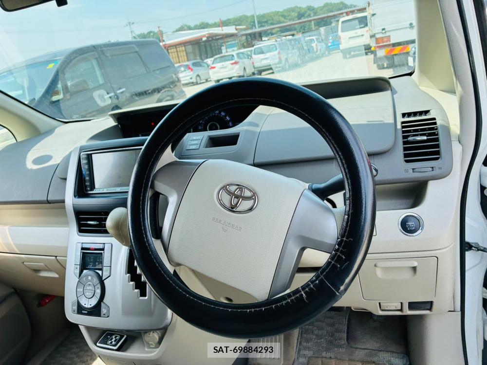 Toyota NOAH 2007-08 8120433-14