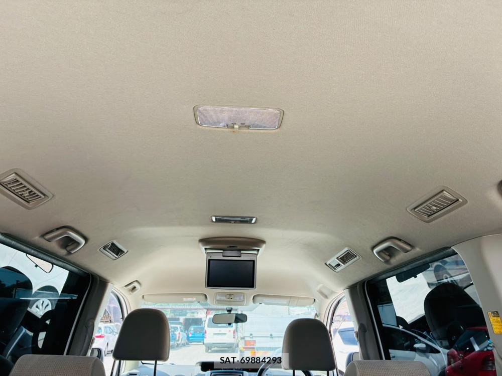 Toyota NOAH 2007-08 8120433-24