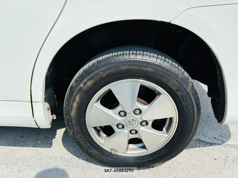 Toyota NOAH 2007-08 8120433-30