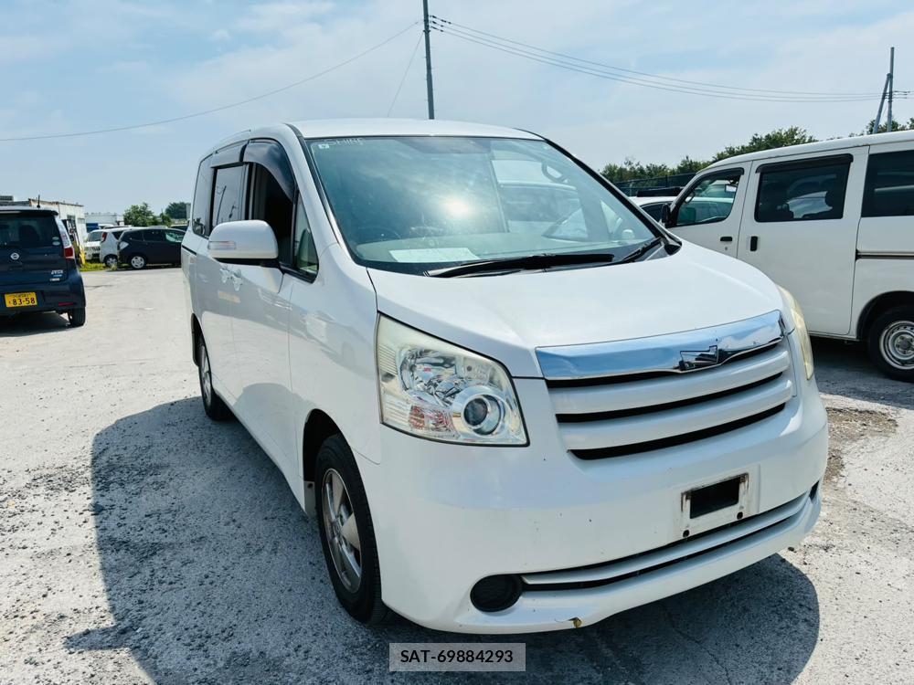 Toyota NOAH 2007-08 8120433-6