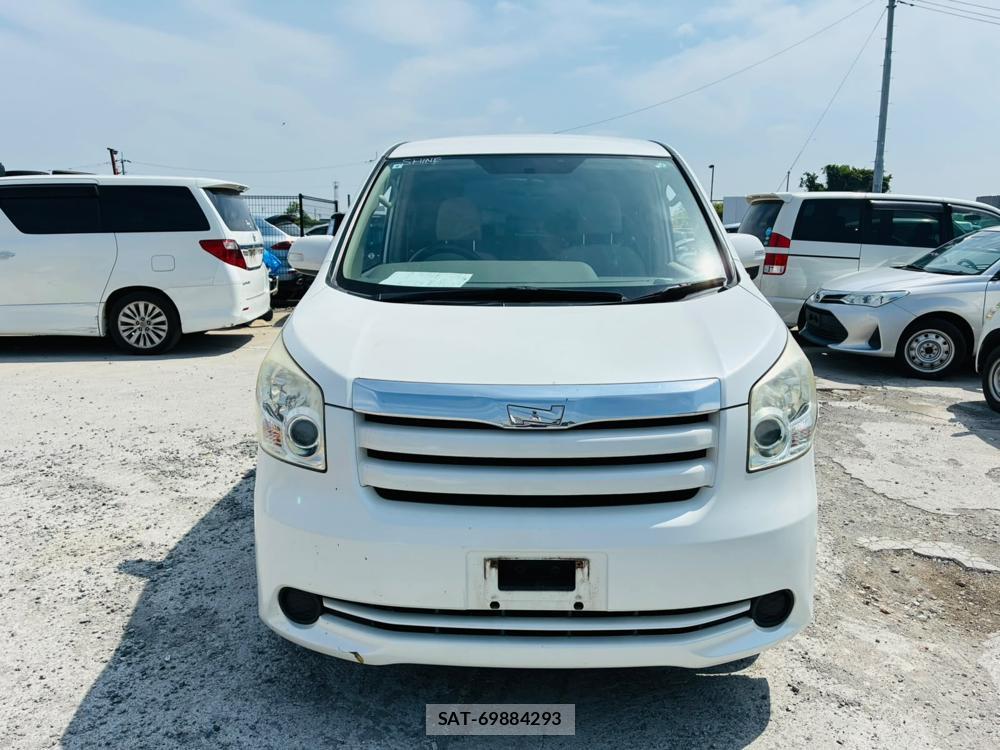 Toyota NOAH 2007-08 8120433-7
