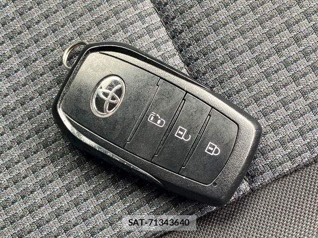 Toyota NOAH 2023-03 8316014-18