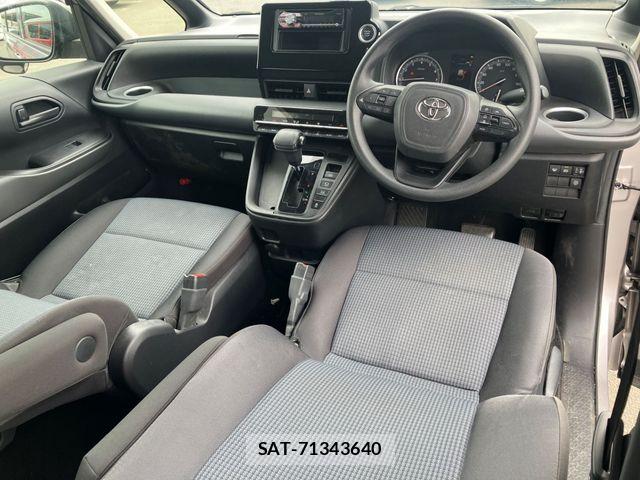 Toyota NOAH 2023-03 8316014-1