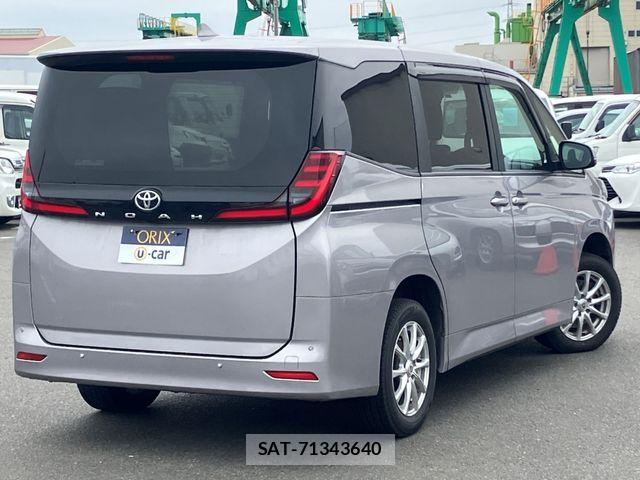 Toyota NOAH 2023-03 8316014-2