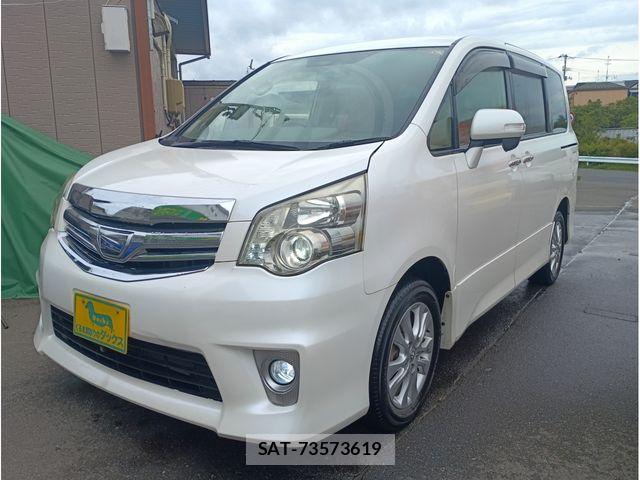 Toyota NOAH 2012-03 8316015-0