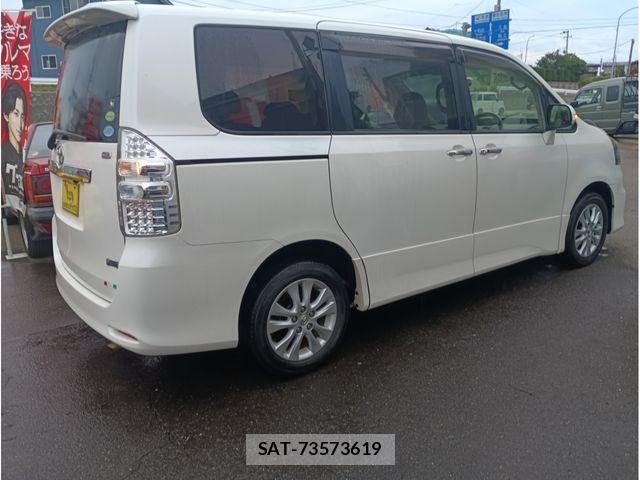 Toyota NOAH 2012-03 8316015-10