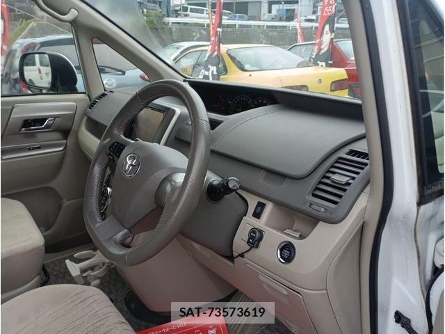 Toyota NOAH 2012-03 8316015-18