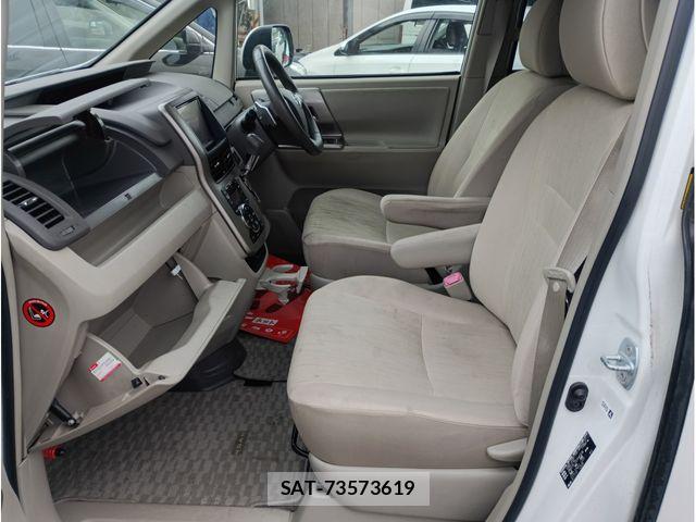 Toyota NOAH 2012-03 8316015-24
