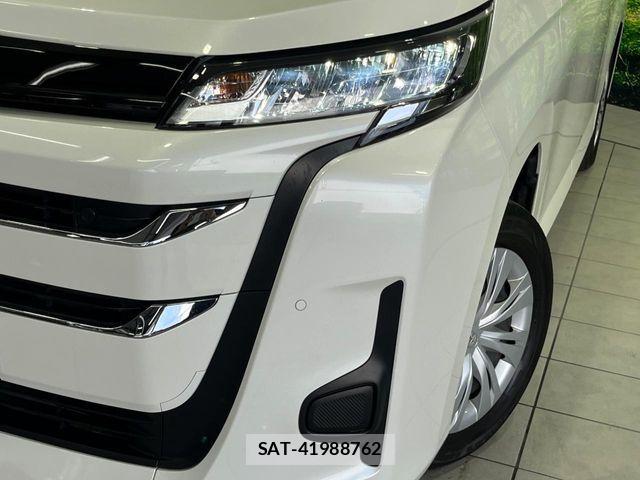 Toyota NOAH 2023-04 8337157-12