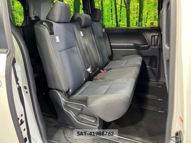 Toyota NOAH 2023-04 8337157-8