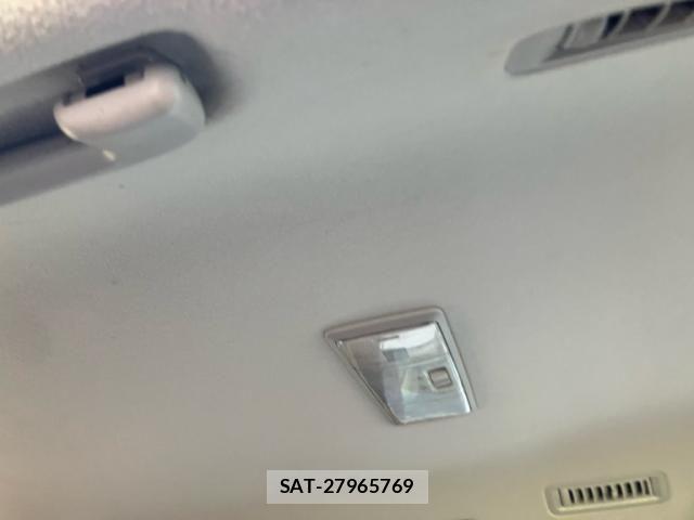 Toyota NOAH 2013-07 8337158-16