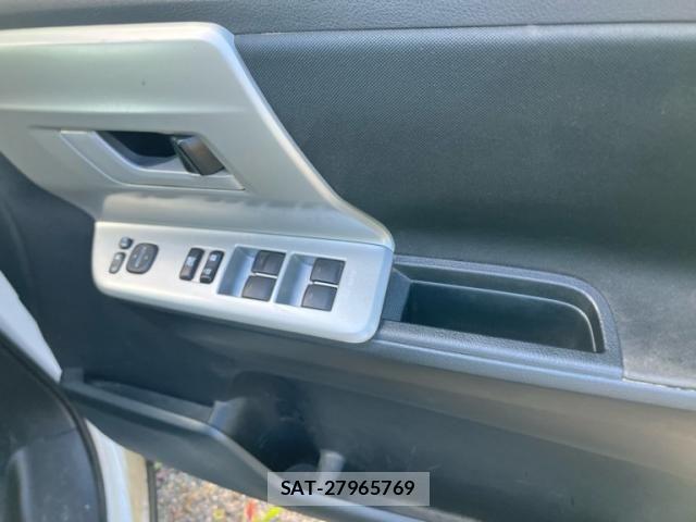 Toyota NOAH 2013-07 8337158-19