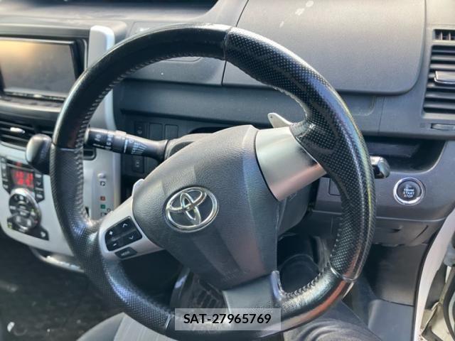 Toyota NOAH 2013-07 8337158-20